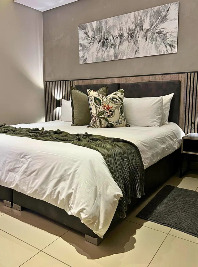 Deluxe, Double Bed, The Cycad Lodge & Chalets 2/4