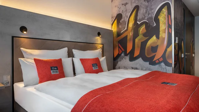 غرفة قياسية بسرير كوين، Holiday Inn - the niu, Hide Berlin Friedrichshain by IHG 1/2