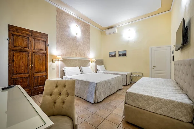 Room, Quadruple, Queen and Twin Beds, Hotel Alessandra 4/10