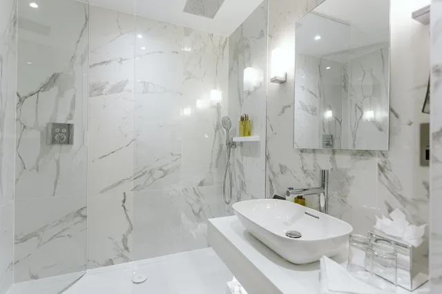 Director, Double or Twin Bed, City View، Scotsman Hotel 7/9
