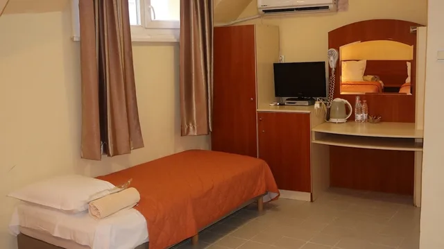 1 Bedroom, Comfort, Triple, 3 Beds, Palitra Family Hotel 1/1