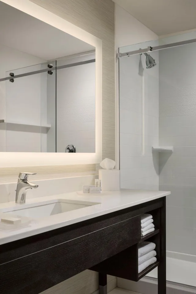 استوديو بسرير كينج بإطلالة على الجبل، Fairfield Inn Suites Waterbury Stowe 2/4