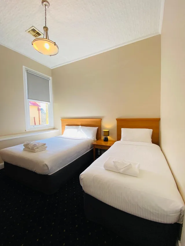 غرفة كومفورت بسرير مزدوج بحوض جاكوزي، Gardners Inn Hotel 1/2
