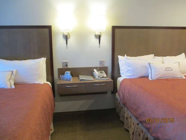 غرفة ديلوكس بسريرين كوين، Best Western Snowcap Lodge 2/4
