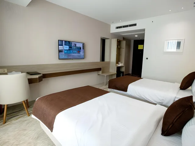 Premium, King Bed, Pearl Hotel 1/2