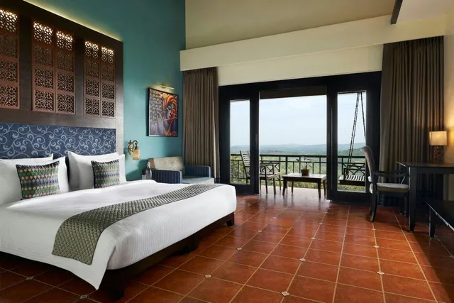 Room, King Bed, Mountain View, The Fern Samali Resort 3/4