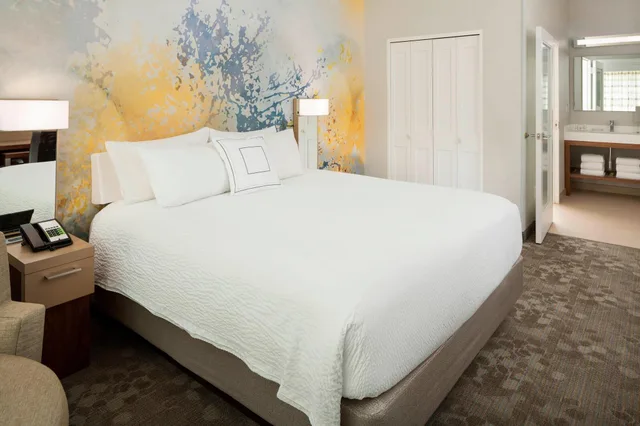 غرفة بسرير كينج، Courtyard By Marriott Palo Alto Los Altos 3/9