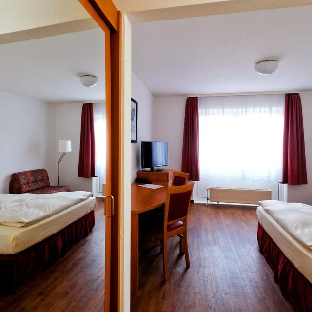 Room, Single, Apart Hotel Studio 20km from Hannover 2/9