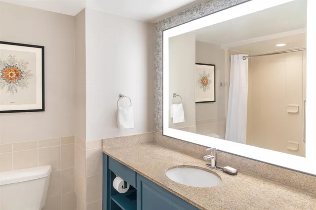 جناح بسريرين كوين بغرفتين مع أريكة، Embassy Suites by Hilton Fort Myers Estero 3/5
