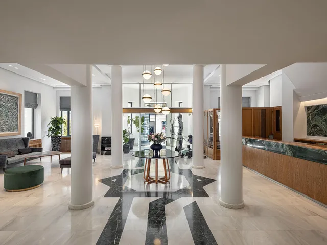 Economy, Avra City Boutique Hotel 1/1