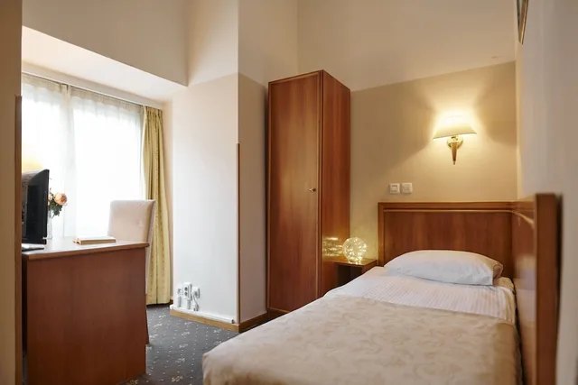 Room, Single, Street View، Hotel Lovran 13/16