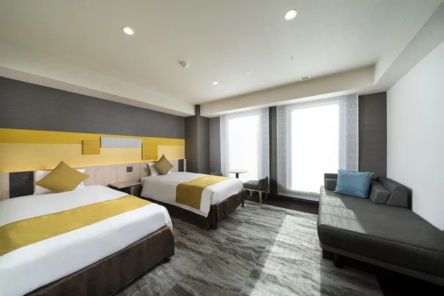 غرفة عائلية بسريرين منفصلين مع سرير سحّاب إضافي مع أريكة، KOKO HOTEL Tsukiji Ginza 2/8
