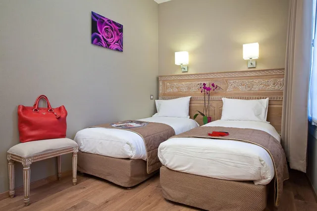 Adjoining, Twin Beds، Hotel Du Printemps 1/1