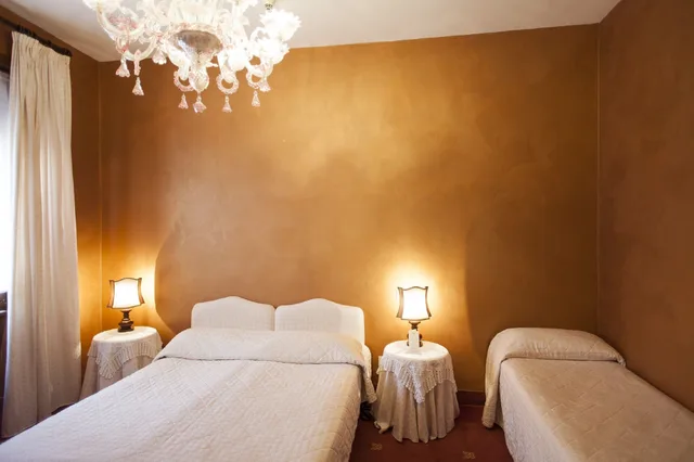 غرفة قياسية ثلاثية، Hotel Columbia 3/4