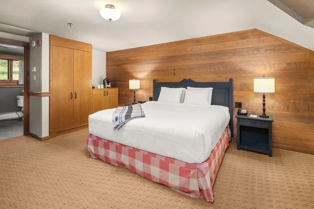 Loft, King Bed, Trapp Family Lodge 2/6