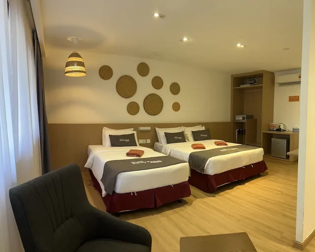غرفة ديلوكس بسرير كوين وسرير فردي، Pangkor Sandy Beach Resort 1/2