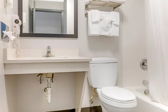 جناح بسريرين كوين، Quality Inn Bucyrus North 3/3