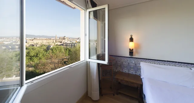 غرفة سوبيريور بسريرين منفصلين بإطلالة على المدينة، Hesperia Cordoba 9/10