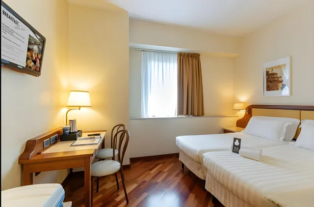 غرفة كومفورت بسرير مزدوج أو سريرين منفصلين، B&B HOTEL Firenze Pitti Palace al Ponte Vecchio 2/2