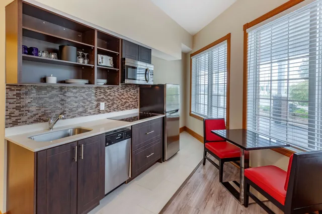 غرفة قياسية بسرير كينج بمطبخ، Best Western Kincardine 8/10
