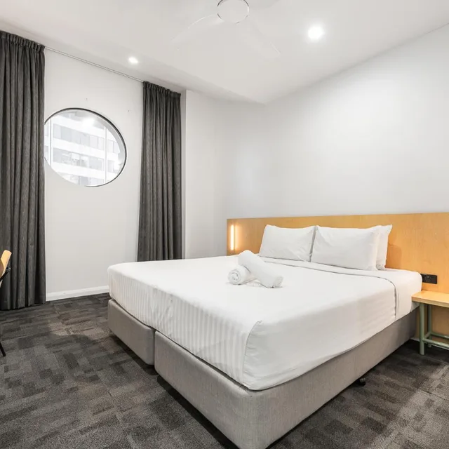 غرفة بسرير كينج، YHA Sydney Central 2/4