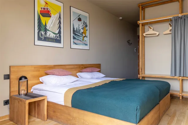 غرفة قياسية مزدوجة بشرفة، Quadrum Ski & Yoga Resort 2/3