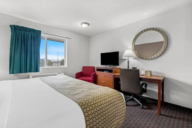 غرفة قياسية بسرير كينج، Rodeway Inn Rapid City SD 10/10