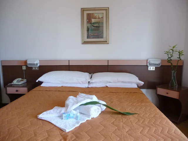 غرفة قياسية رباعية، Hotel Suprem 6/8