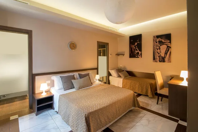 غرفة قياسية، corso grand suite 1/1