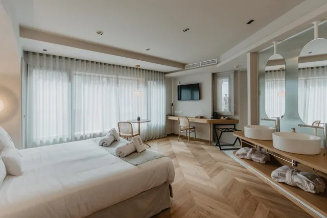 جناح جونيور بشرفة، Hotel Boutique Petit Luxe 2/9