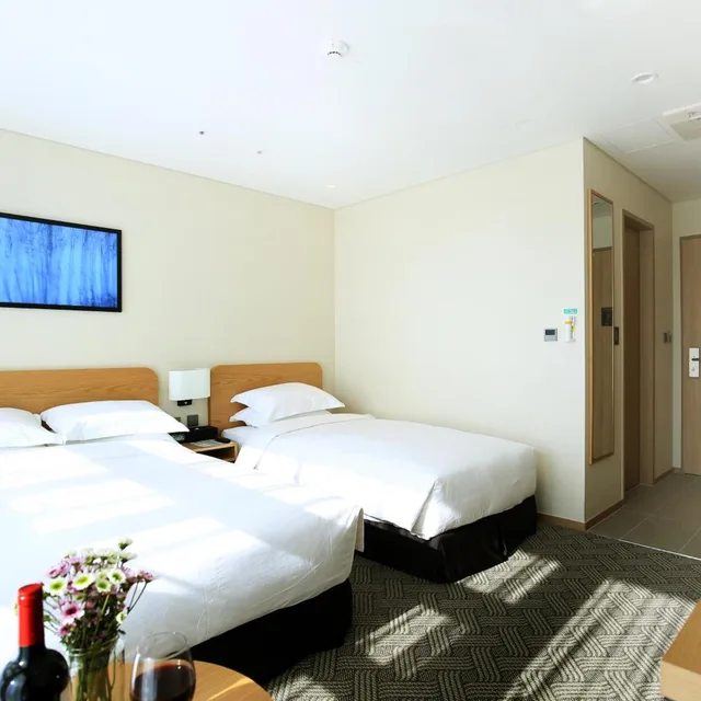 Family, Lateral Side Sea View، Best Western Haeundae Hotel 5/10