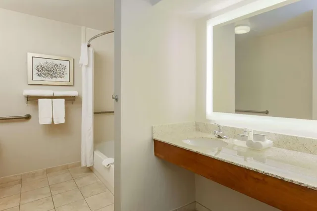 2 Bedrooms, Suite, King Bed, 2 Bathrooms, Accessible، Homewood Suites By Hilton Clearwater 3/4