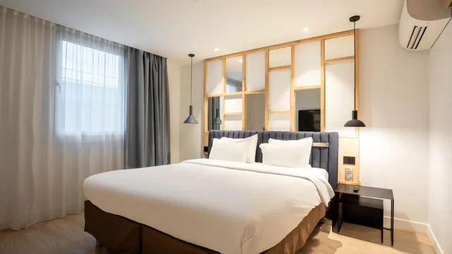 جناح بسرير كينج وسرير كوين مع أريكة، Campanile Pont de Suresnes 2/8