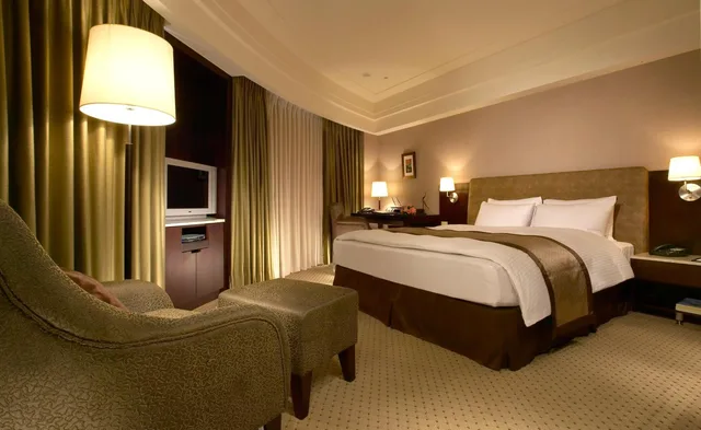 غرفة غراند ركنية بسرير مزدوج، Grand Forward Hotel 2/2