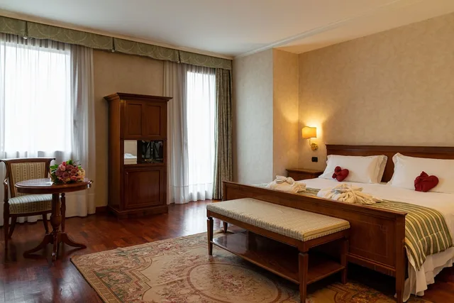 جناح جونيور بسرير كينج، Hotel Roxy Plaza 1/3