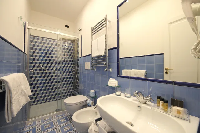 غرفة كلاسيكية بسرير مزدوج أو سريرين منفصلين، Hotel Aurora Amalfi 2/2