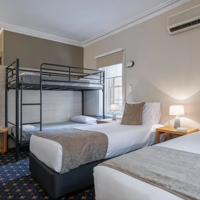 جناح جونيور عائلي، Sovereign Hill Hotel 1/10