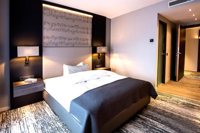 غرفة قياسية بسرير كينج وسرير كوين، Kranz Parkhotel 2/2