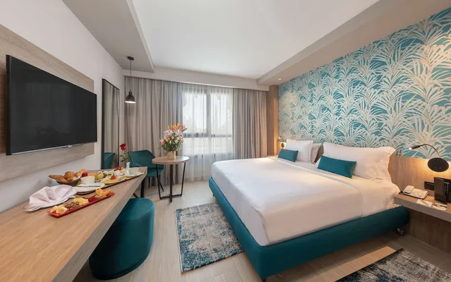 غرفة تنفيذية بسرير كينج، Golden Tulip el Mechtel 2/3