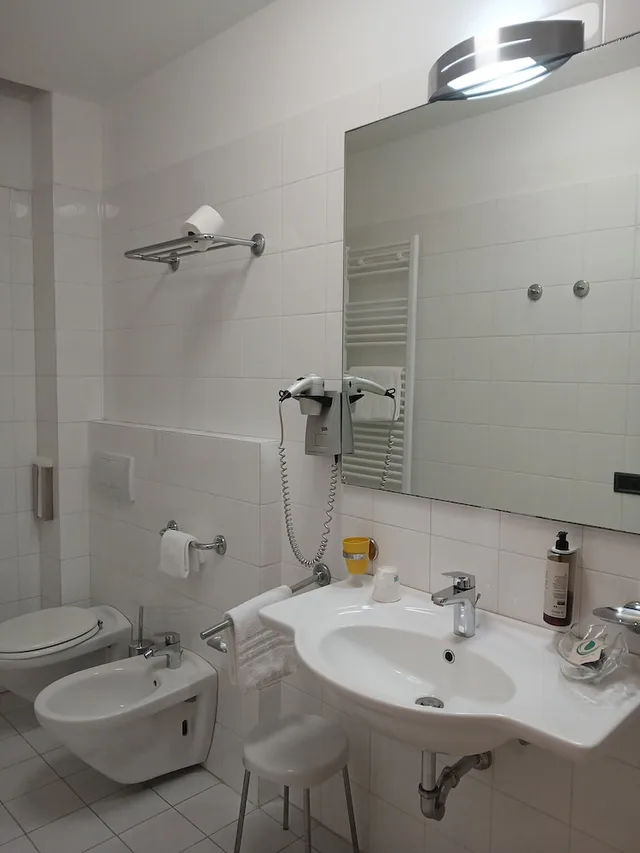 غرفة بسرير كوين، Hotel Chiaraluna 6/8