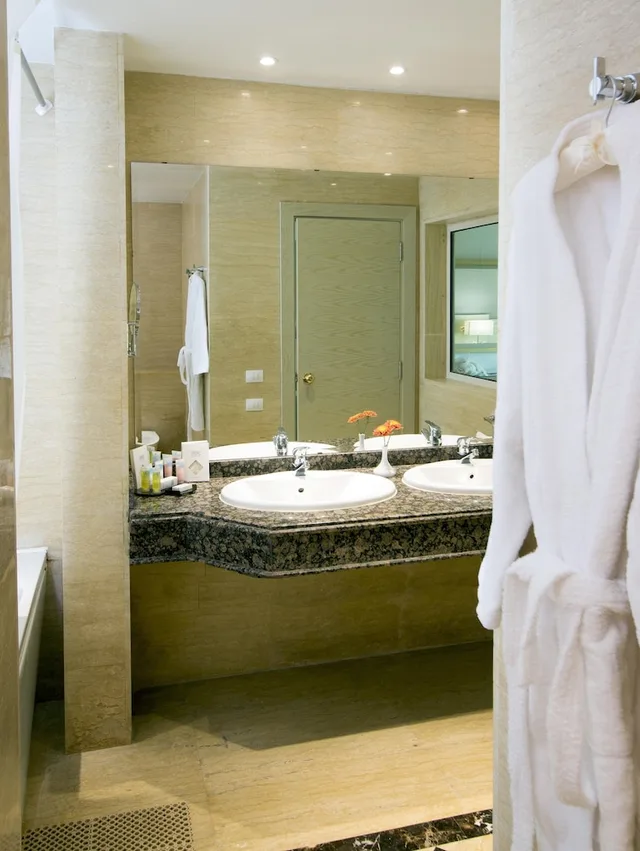 غرفة سوبيريور بسريرين منفصلين، Swiss Inn Pyramids Golf Resort 3/3