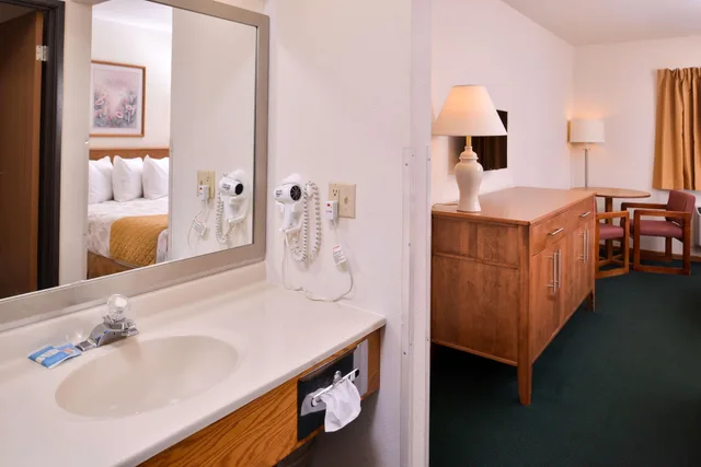 غرفة بسرير مزدوج، Americas Best Value Inn Missouri Valley 3/3