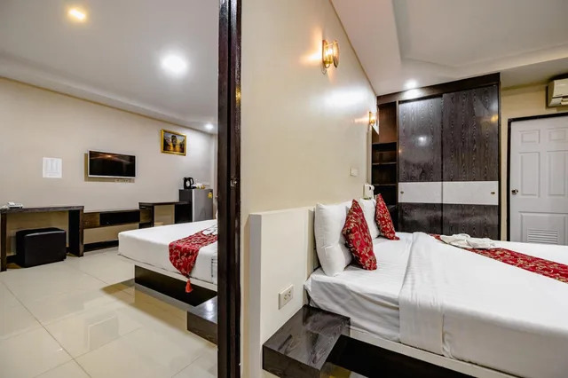 غرفة عائلية بسريرين كينج، Gold Airport Suites 1/9
