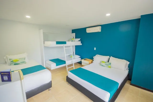 غرفة عائلية بحمام خاص، Hotel Greenview Medellin 3/4