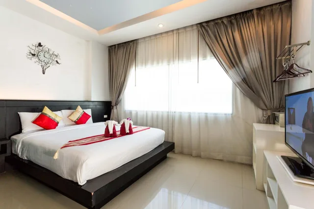 جناح جونيور، PJ PATONG RESORTEL 1/10