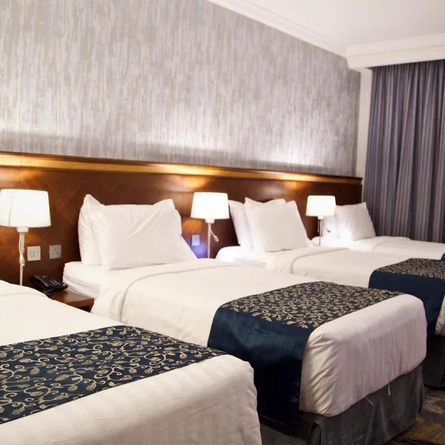 غرفة رباعية، نزل رويال(Nozol Royal Inn Hotel) 2/5
