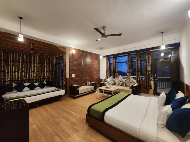 غرفة عائلية بشرفة، Blossom Resort 1/1