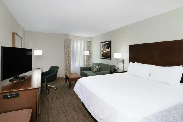 استوديو بسرير كينج، Hampton Inn & Suites Nashville/Franklin (Cool Springs) 1/3