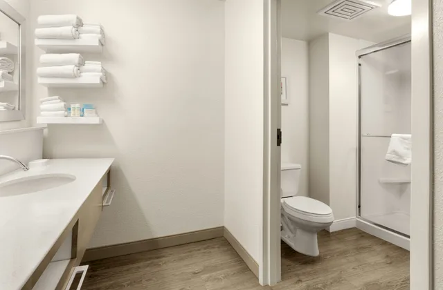 جناح بسرير كينج بغرفة نوم واحدة، Hampton Inn Georgetown Marina 3/5