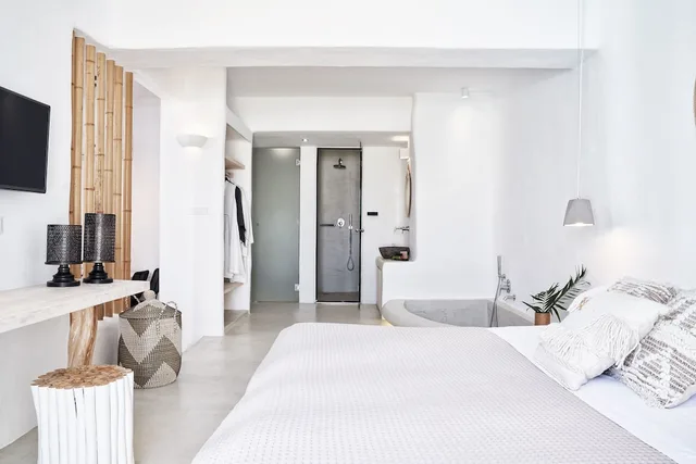 Spa, Suite, King Bed, Lake View, 2 Sofa, Private Pool, Naxian Utopia 2/4